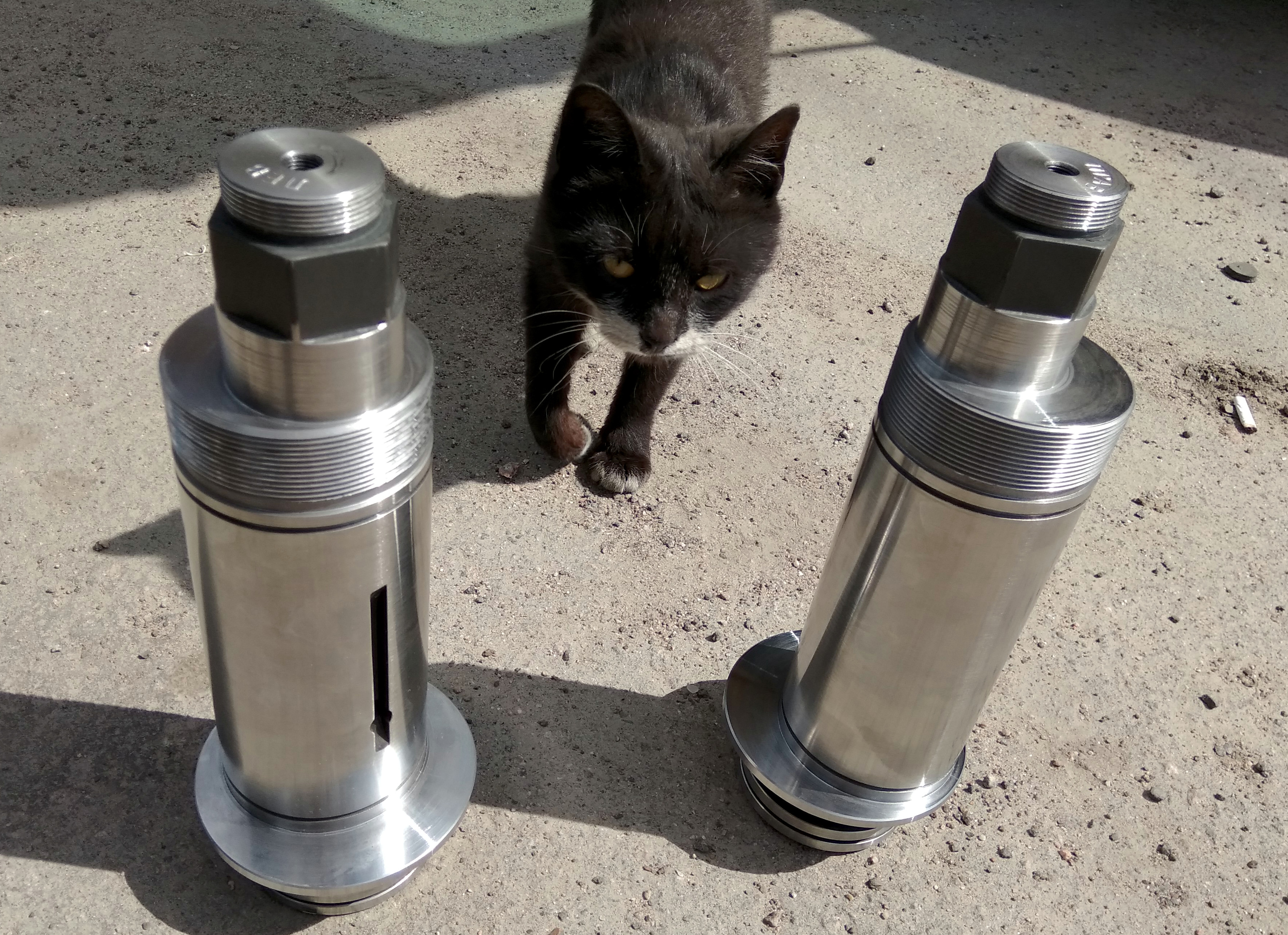 eccentric axle with hexagonal end